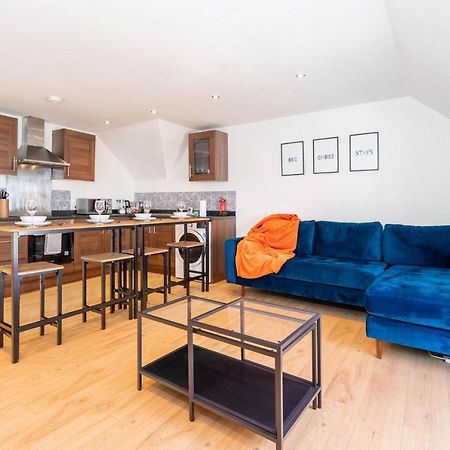 2 Bedroom Loft And Spacious Apt- One Choice Stays- Jq เบอร์มิงแฮม ภายนอก รูปภาพ
