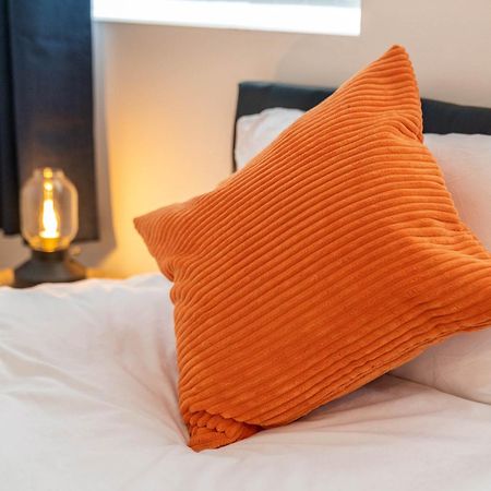 2 Bedroom Loft And Spacious Apt- One Choice Stays- Jq เบอร์มิงแฮม ภายนอก รูปภาพ