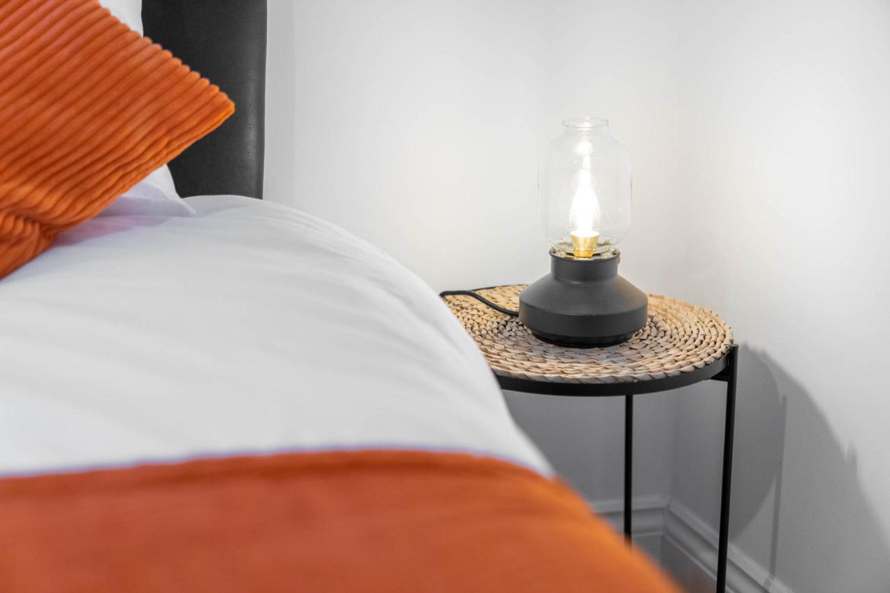 2 Bedroom Loft And Spacious Apt- One Choice Stays- Jq เบอร์มิงแฮม ภายนอก รูปภาพ