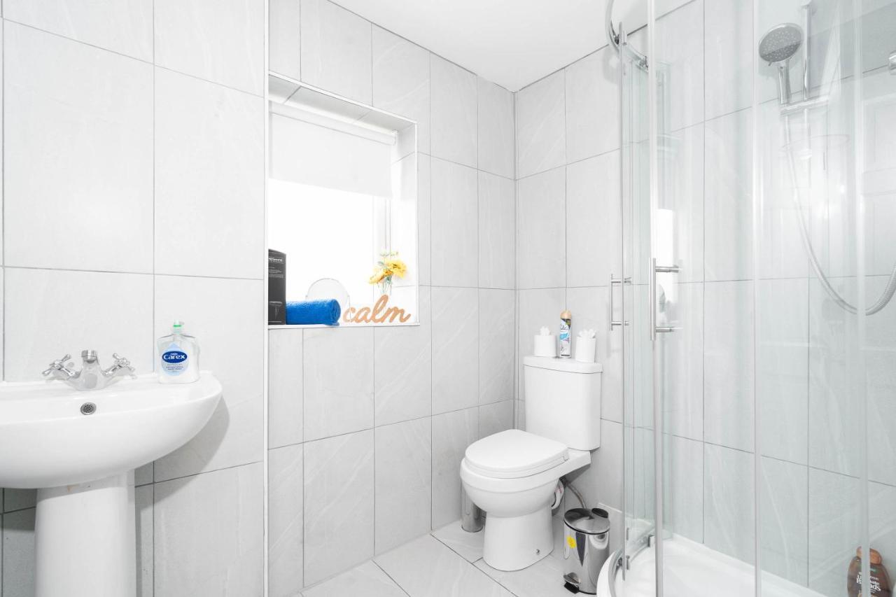 2 Bedroom Loft And Spacious Apt- One Choice Stays- Jq เบอร์มิงแฮม ภายนอก รูปภาพ