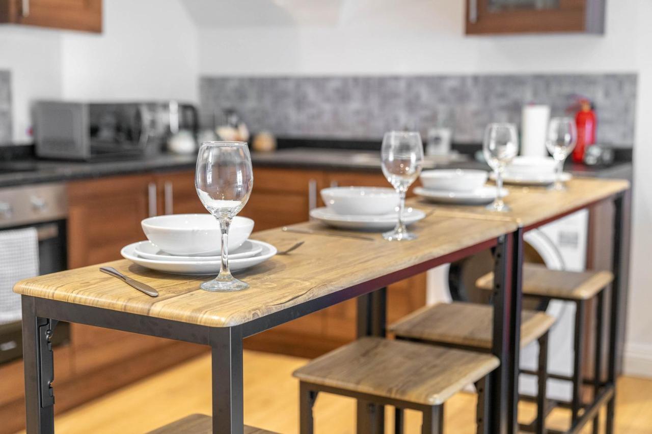 2 Bedroom Loft And Spacious Apt- One Choice Stays- Jq เบอร์มิงแฮม ภายนอก รูปภาพ