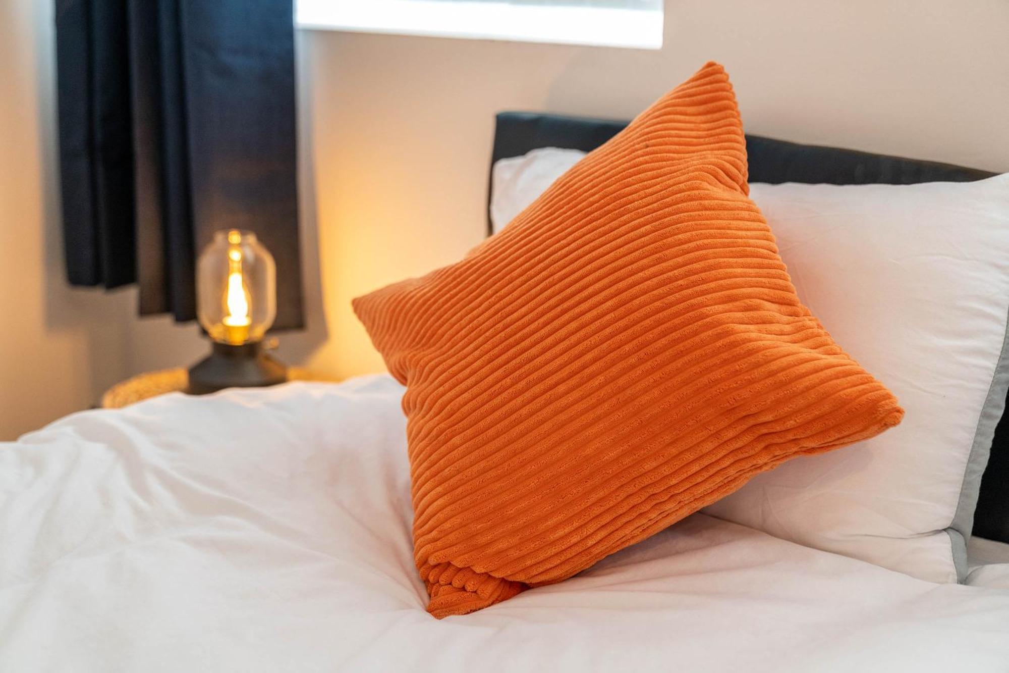 2 Bedroom Loft And Spacious Apt- One Choice Stays- Jq เบอร์มิงแฮม ภายนอก รูปภาพ