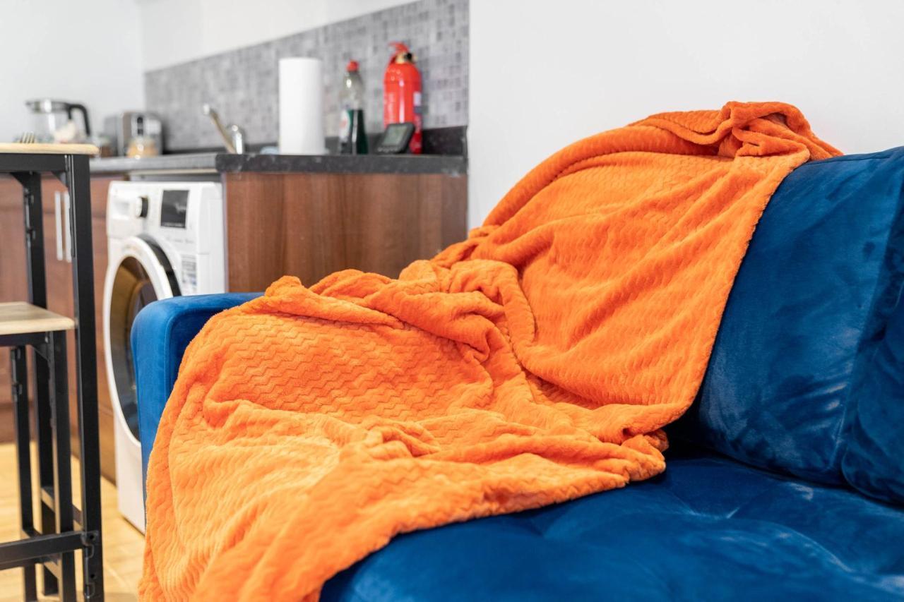 2 Bedroom Loft And Spacious Apt- One Choice Stays- Jq เบอร์มิงแฮม ภายนอก รูปภาพ